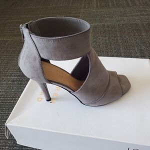 Women's Gray Open-Toe Heels